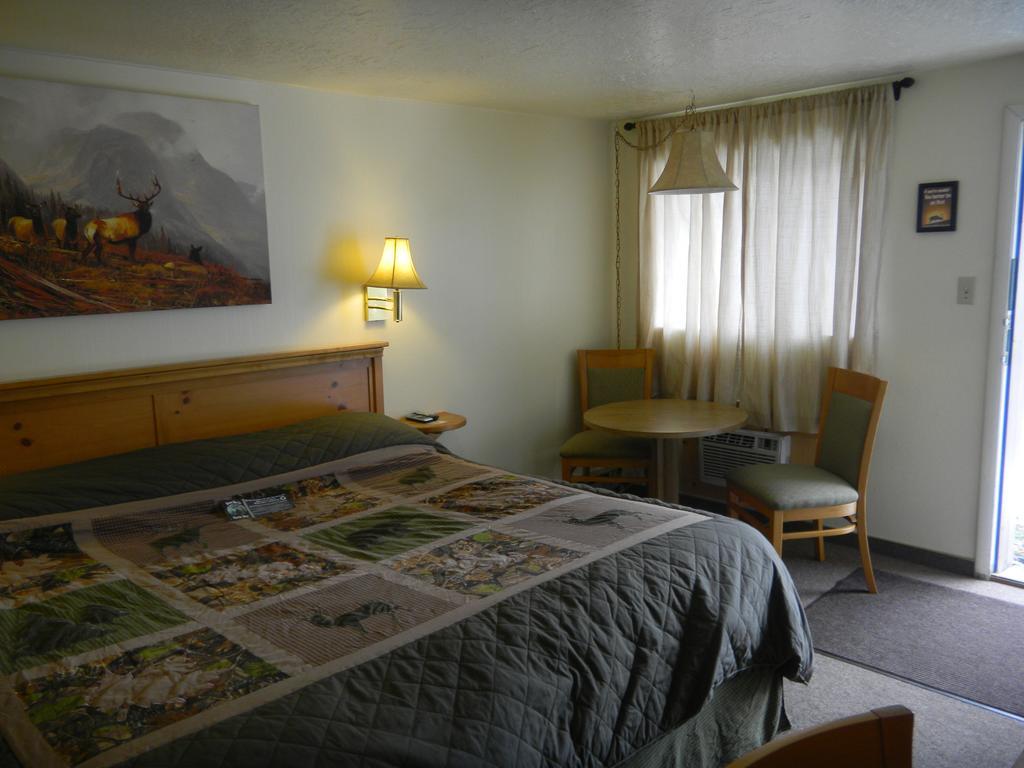 Falls Motel Thompson Falls Chambre photo