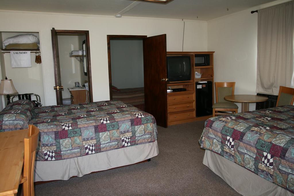 Falls Motel Thompson Falls Extérieur photo