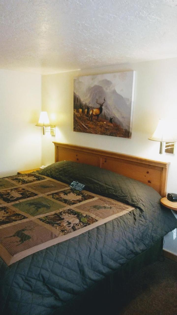 Falls Motel Thompson Falls Extérieur photo