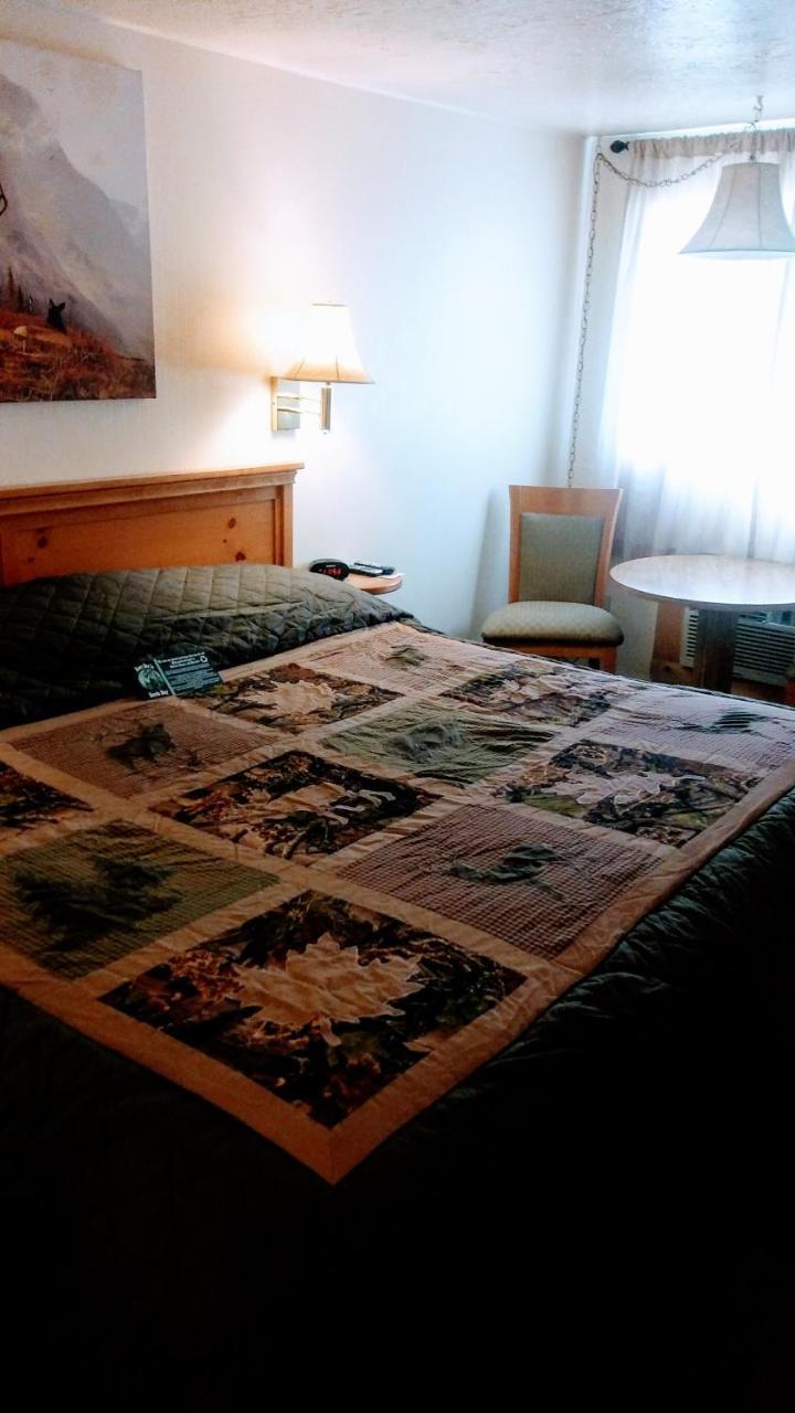 Falls Motel Thompson Falls Extérieur photo
